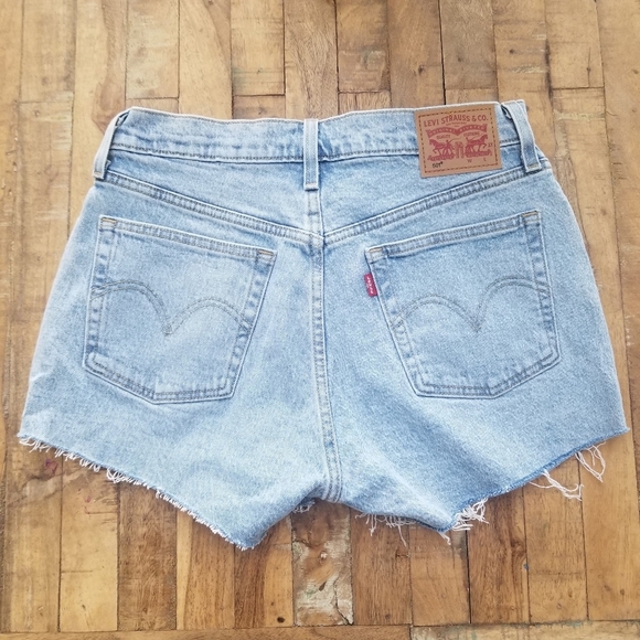 501 Levi's Cutoff Button Fly Jeans - Picture 4 of 7